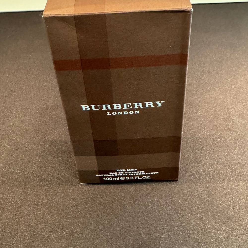 Burberry Brown Check Pattern Accessory - Picture 2 of 6